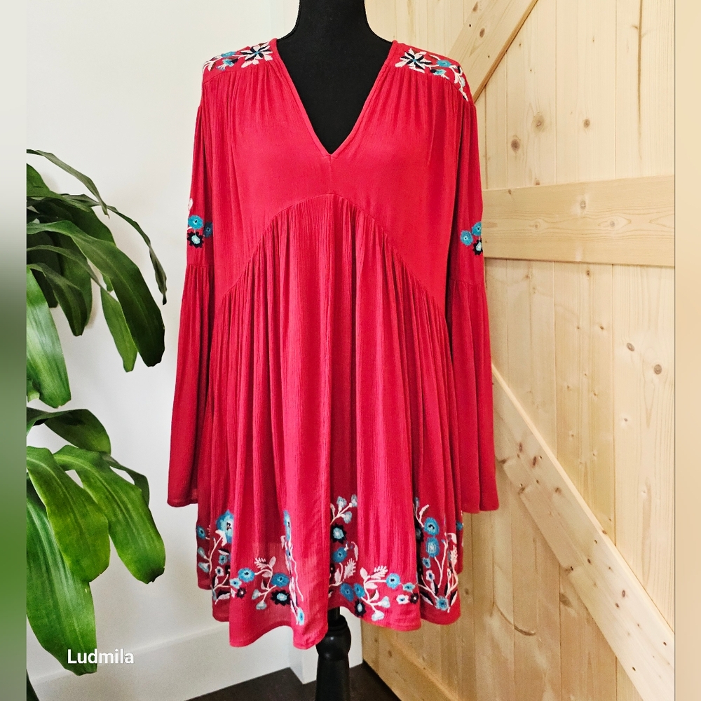 FREE PEOPLE Women's‎ Size XS Red Combo Embroidered Long-Sleeve Blouse